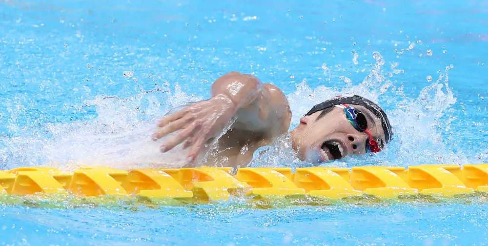 ＜パラリンピック競泳　男子400メートル自由形決勝（視覚障がいS11）＞力泳する富田（撮影・坂田　高浩）