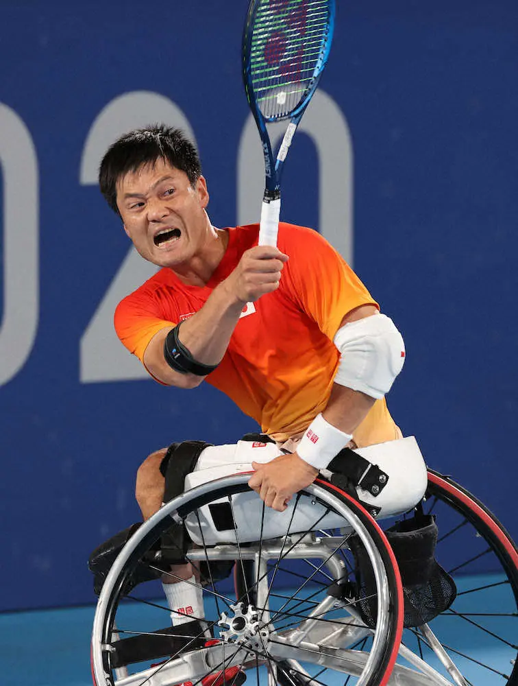 国枝慎吾、涙の2大会ぶり3度目金メダル！複で敗れた相手にストレート勝ち　車いすテニス男子