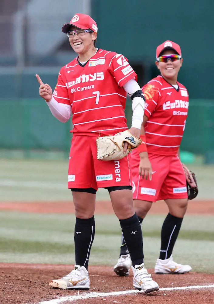 東京五輪の感動、再び　ソフトボール上野由岐子が「金」救援「やるべき仕事をしっかりする」