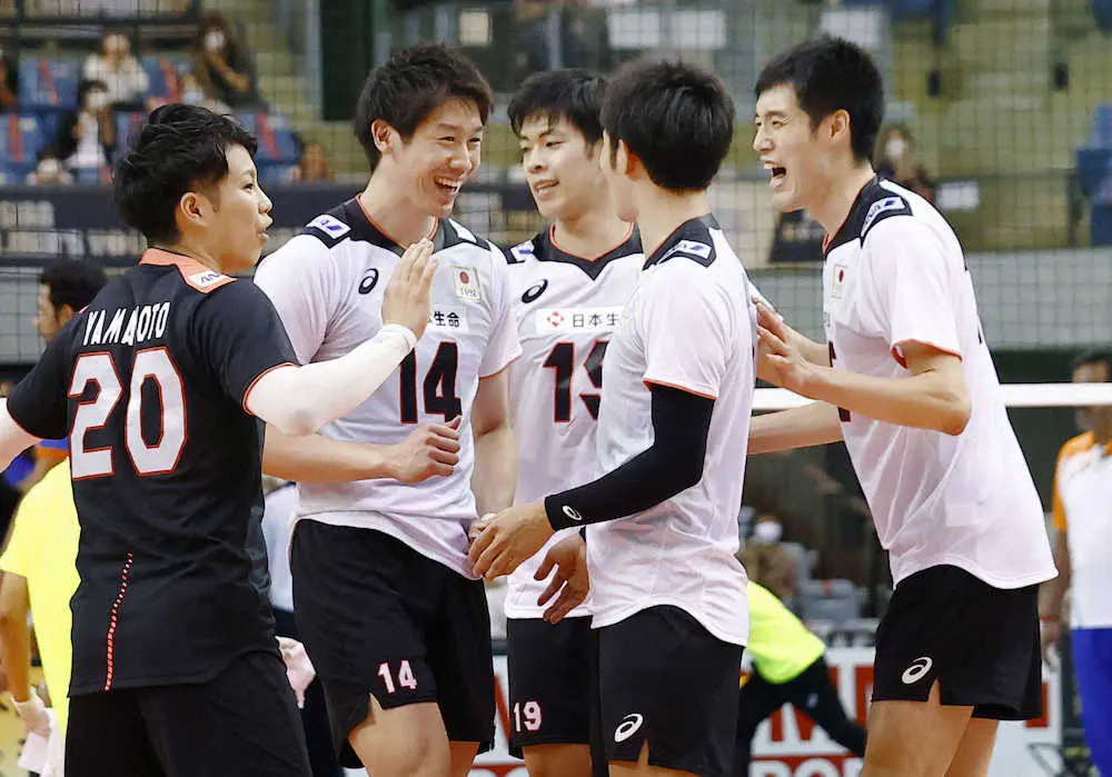 日本3戦全勝で2次リーグ進出　絶対的エース・石川が背中痛から復活で両チーム最多の18得点