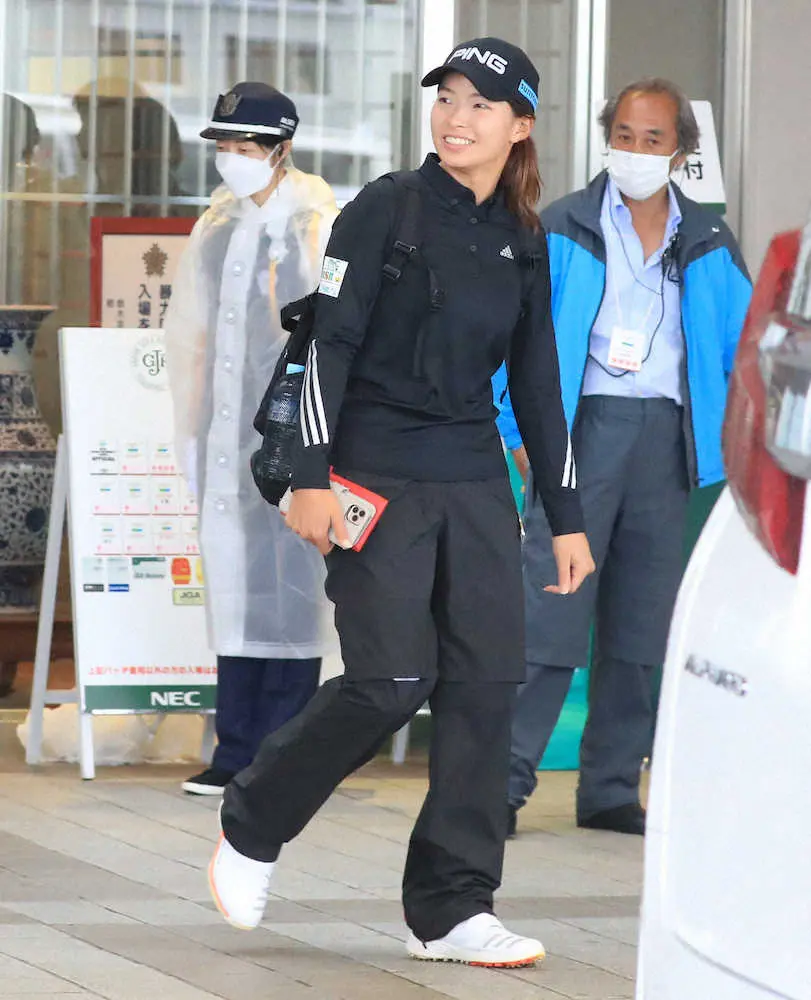 渋野「切り替えて決勝ラウンドに」日本女子オープン第2R、台風接近で中止