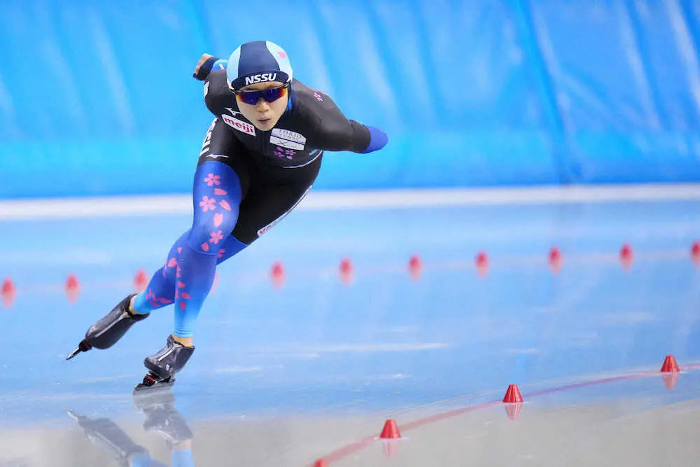 ＜全日本スピードスケート距離別選手権第1日＞女子3000メートル、滑走する高木美（撮影・会津　智海）