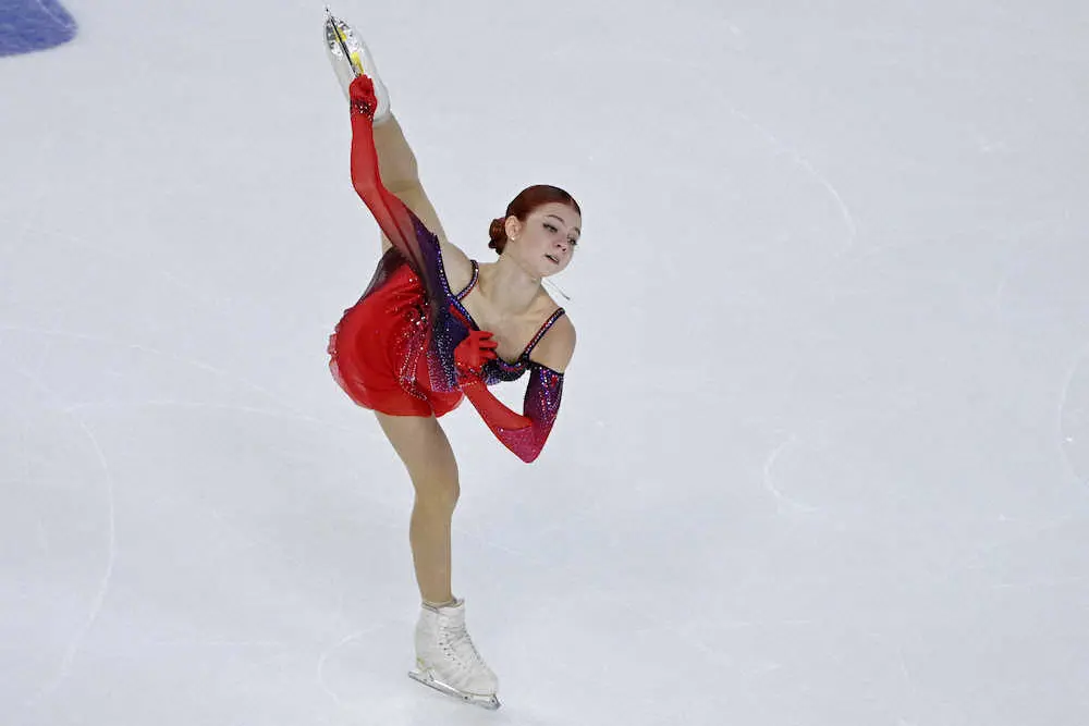 スケートアメリカのショートプログラムで演技するアレクサンドラ・トルソワ（AP）