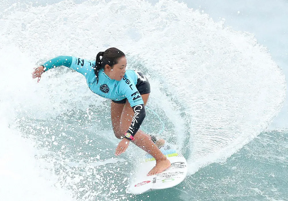 サーフィンの女子トッププロ2人がNPO法人立ち上げ　ビーチクリーンにアクセサリー製作も