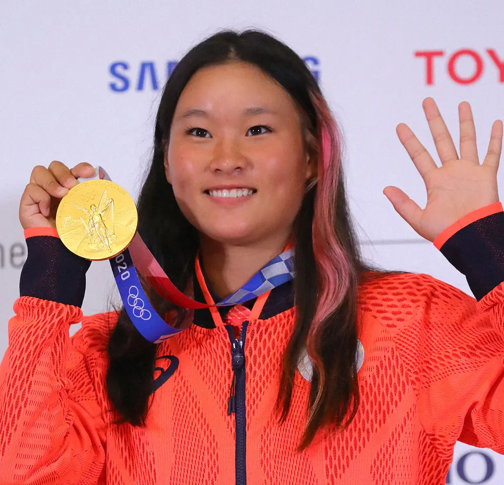 東京五輪スケートボード女子パークで金メダルを獲得した四十住さくら