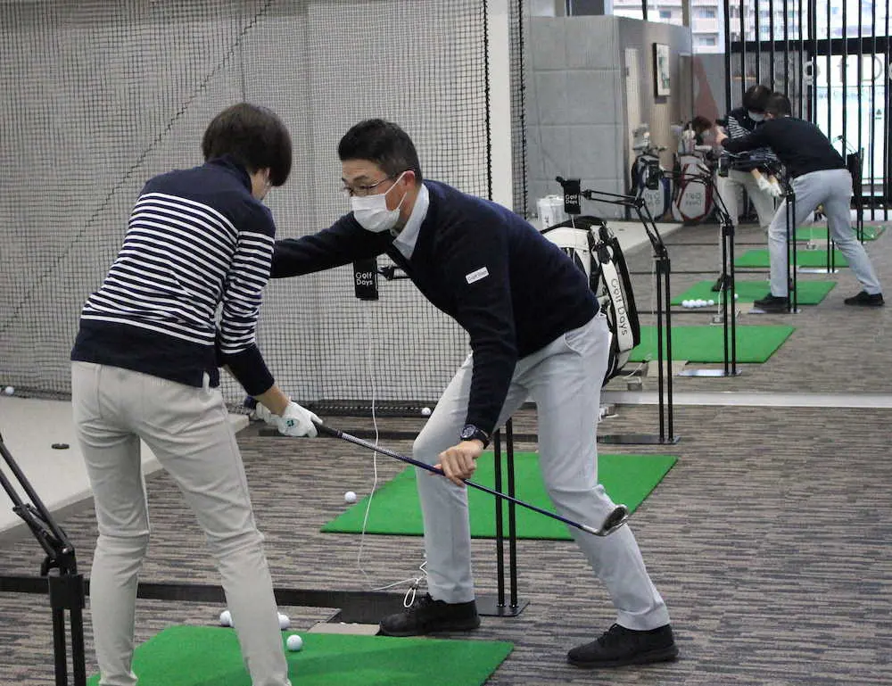 福岡Golf　Daysは齋藤店長兼ヘッドコーチが初心者にも分かりやすいレッスンで指導