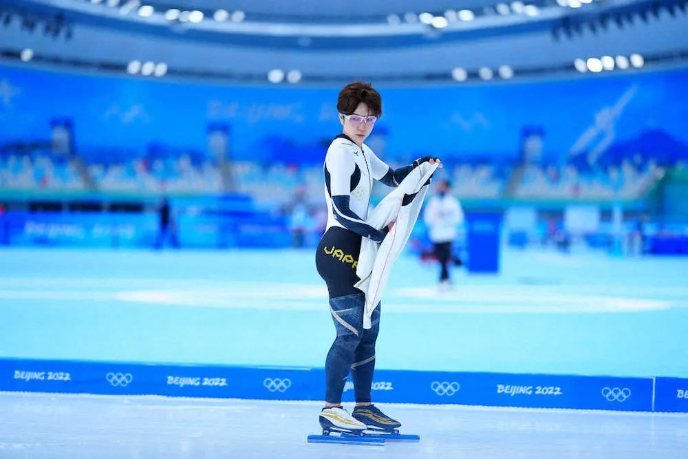 ＜北京五輪・スピードスケート練習＞氷の感触を確かめる小平奈緒（撮影・小海途　良幹）