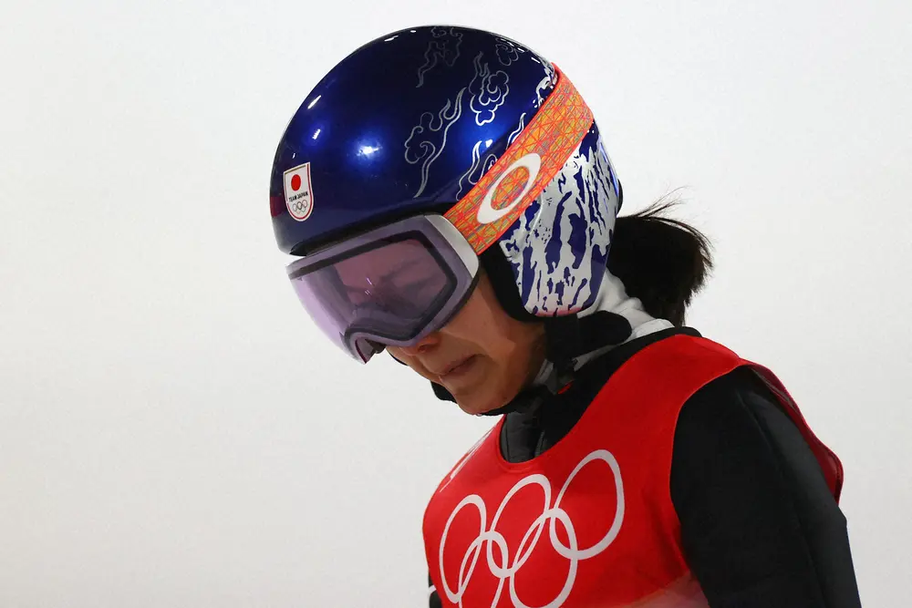 「ルールを明確に」全日本スキー連盟が声明　高梨沙羅失格問題で