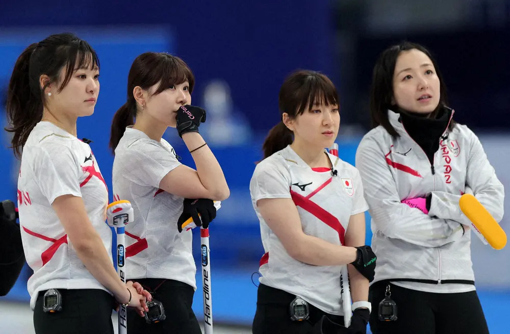 カーリング女子日本代表「ロコ・ソラーレ」の（右から）藤沢、鈴木、吉田夕、吉田知（ロイター）