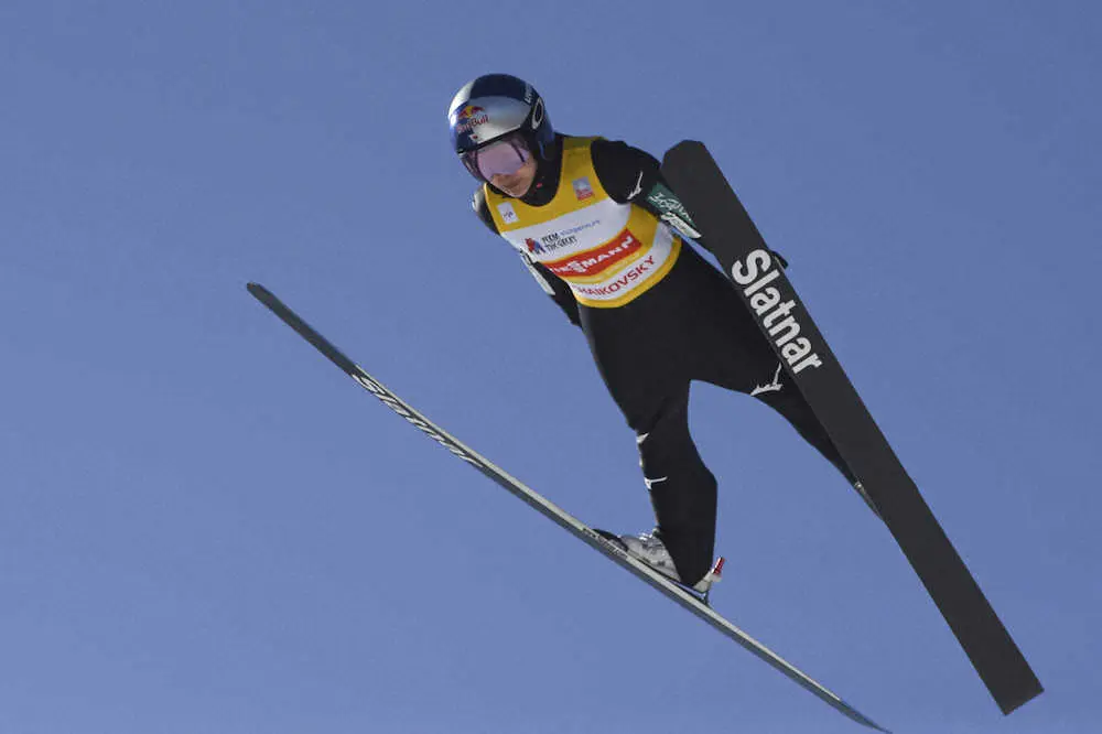 高梨沙羅が混合団体メンバー入り　北京五輪ではスーツ規定違反で失格　スキージャンプW杯