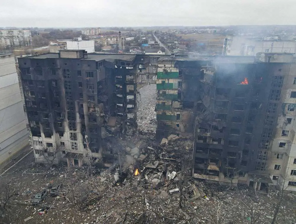 ウクライナのキエフ郊外で爆撃で破壊された住宅（ロイター）