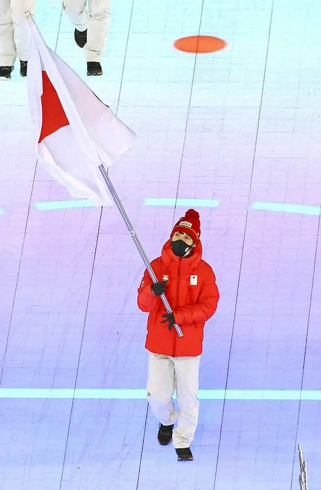北京パラ開幕　日本は2番目に入場、スキー距離・川除が旗手「全力で頑張る」
