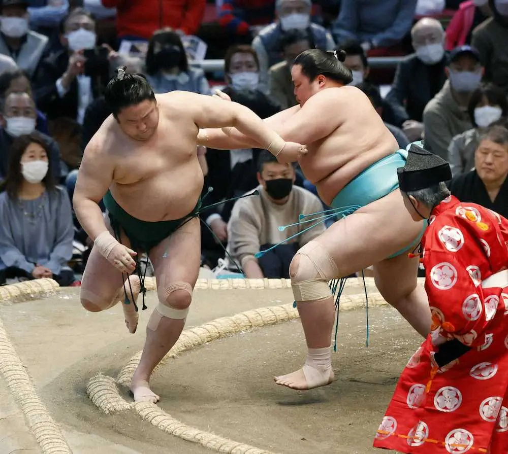 【画像・写真】琴ノ若が佐田の海下し“3世―2世対決”4戦全勝、1敗守り目標の勝ち越しへあと2