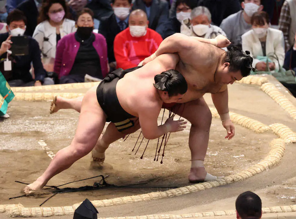 高安　中日で幕内唯一の勝ち越し決めた!初日から無傷8連勝は5年ぶりの快進撃