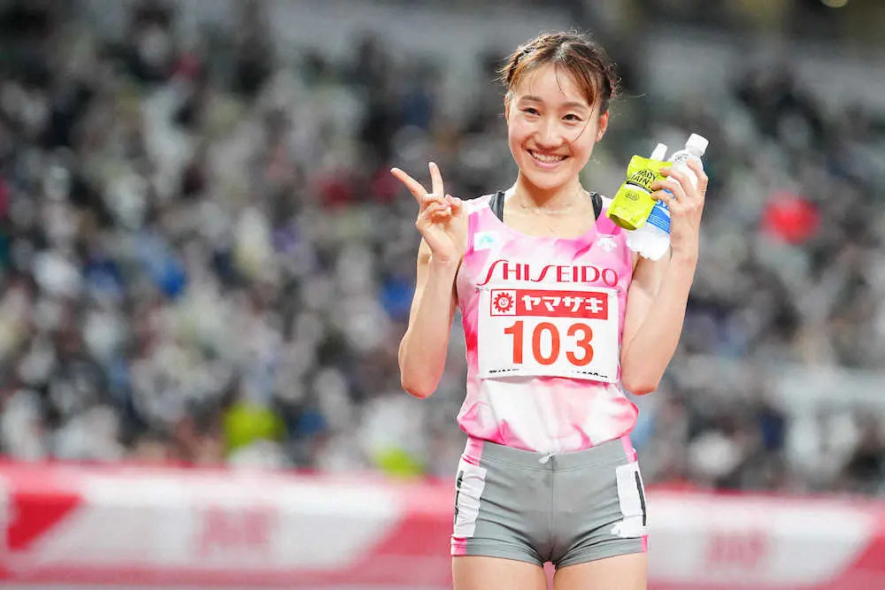 ＜第106回日本陸上競技選手権大会＞女子10000メートル、ゴールし笑顔を見せる五島（撮影・会津　智海）