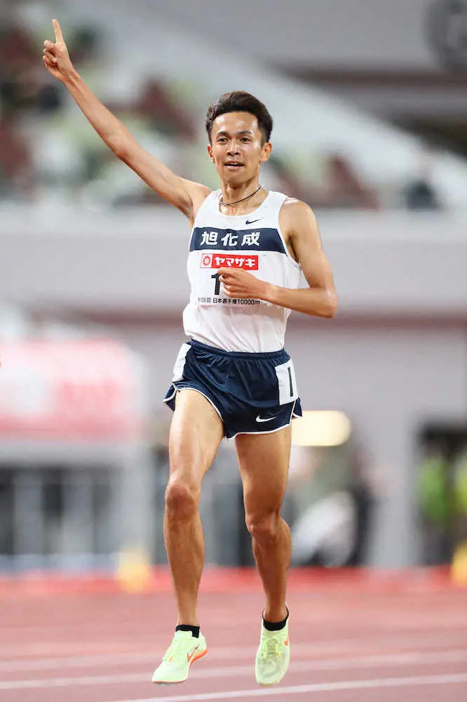 相沢晃が2年ぶりV「日本記録保持者のプライド」日本選手権1万メートル