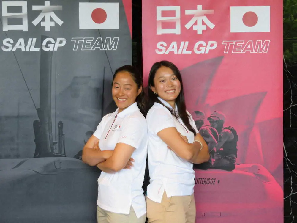 パリ五輪挑戦を表明した山崎アンナ（左）と高野芹奈