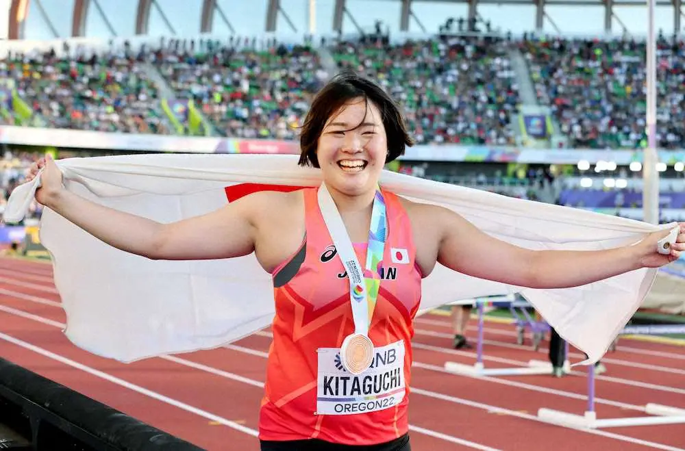 【世界陸上】北口　女子やり投げ日本勢初の銅メダル！泣いた笑った…ラスト1投で逆転