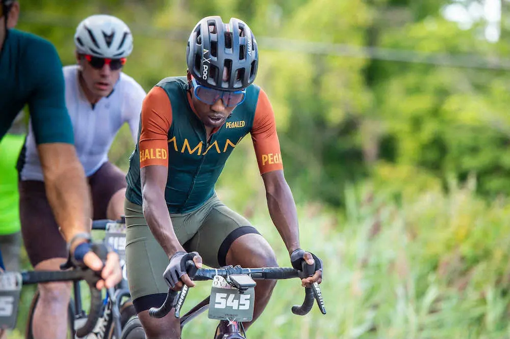 自転車ロードのレース中の衝突事故で死亡したケニアのカンガンギ（AP）