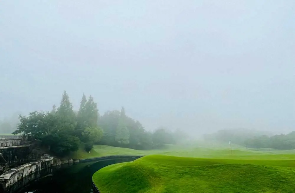 女子ツアーゴルフ5レディース　最終日は濃霧により1時間20分のスタート遅れ