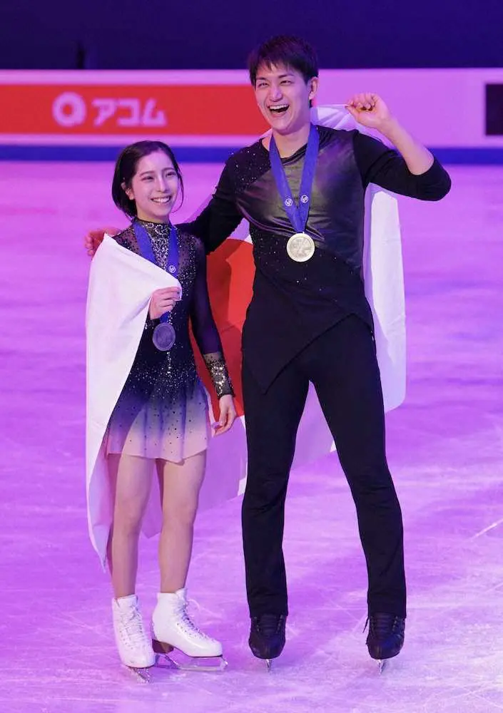 【画像・写真】三浦璃来と木原龍一（撮影・長久保　豊）