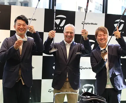 イベントに出席した（左から）目澤コーチ、プライス氏、橋本コーチ