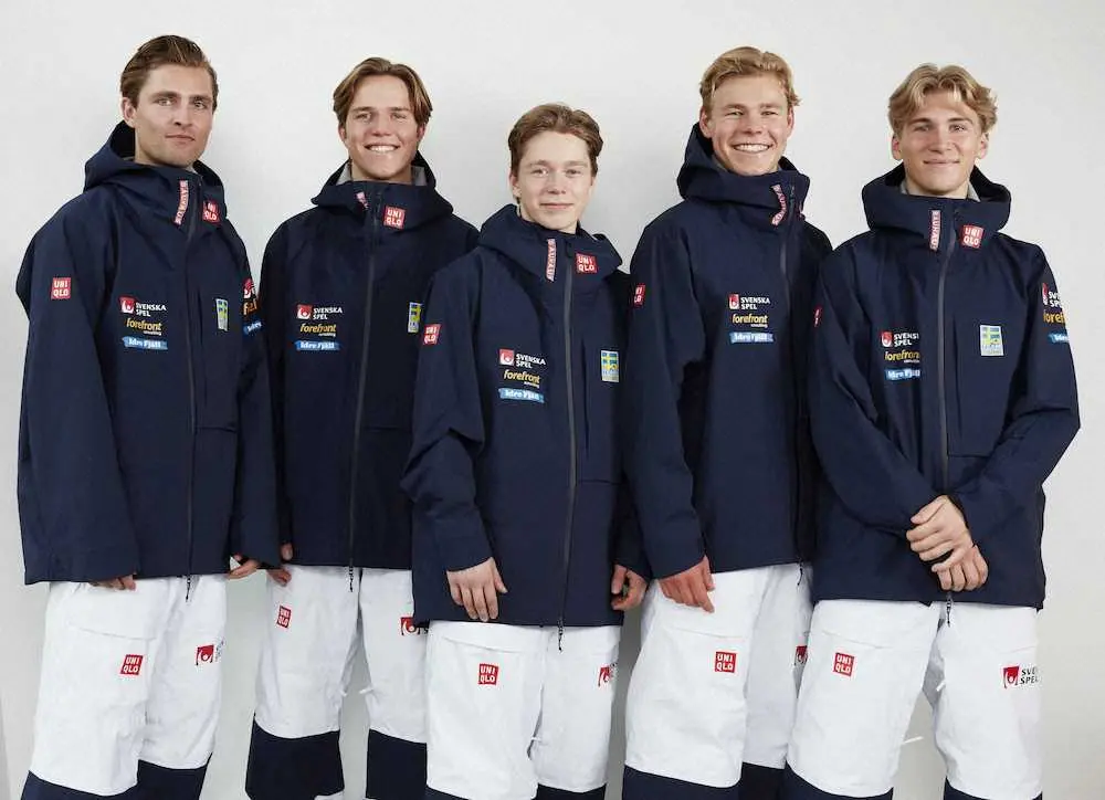 ユニクロのウエアを着用したスウェーデンのモーグル代表チーム