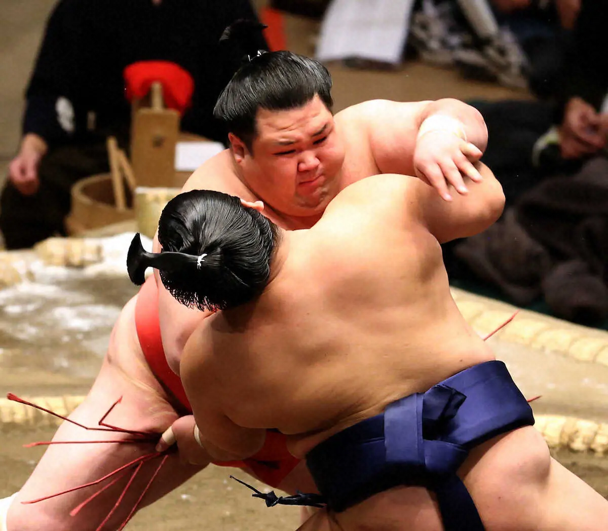 阿武咲1敗守る　速攻相撲で平戸海退け「しっかり当たれた」
