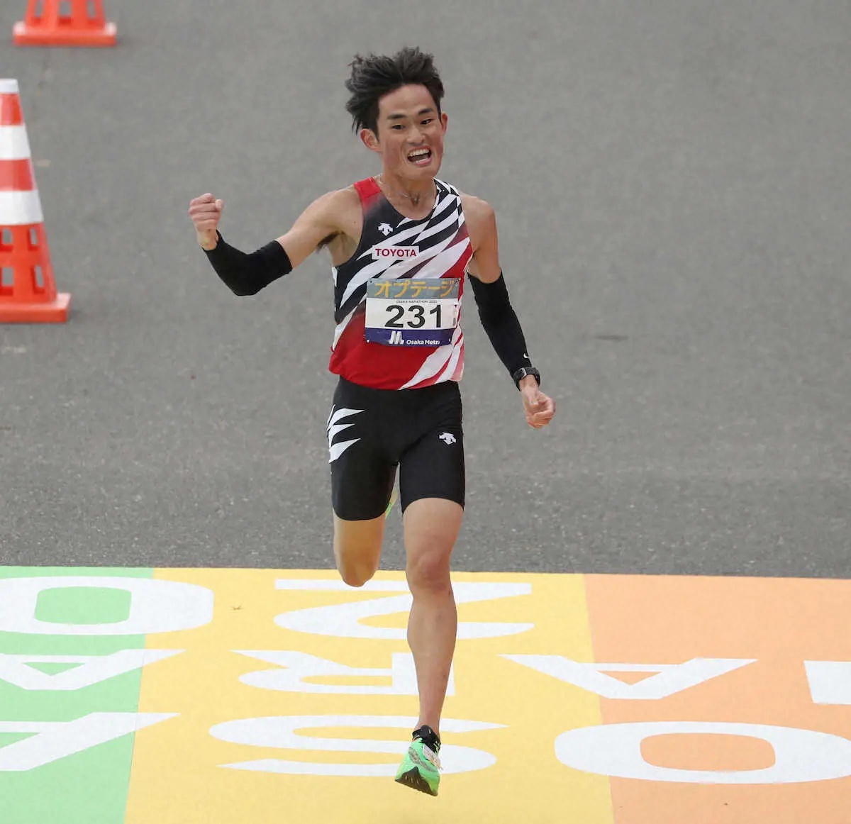 ＜大阪マラソン2023＞日本人トップでゴールした西山和弥（撮影・須田　麻祐子）
