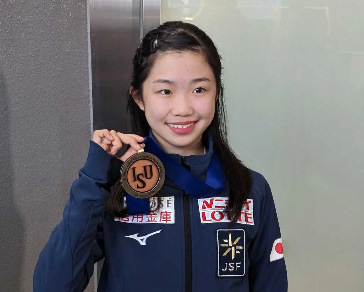 吉岡希＆中井亜美も帰国「もっと磨きたい」「この経験を生かす」世界ジュニア銅メダル