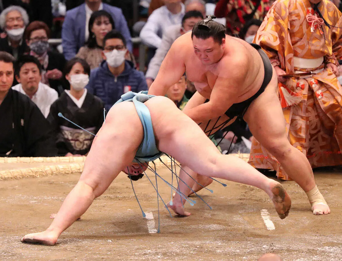 朝乃山7勝目　2年ぶり幕内復帰に王手「圧力をかける相撲を取りたい」