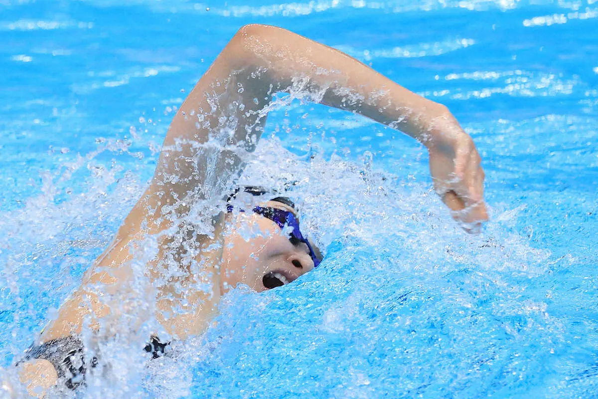 ＜第99回日本選手権水泳競技大会　4日目＞女子100メートル自由形予選で力泳する池江（撮影・河野　光希）
