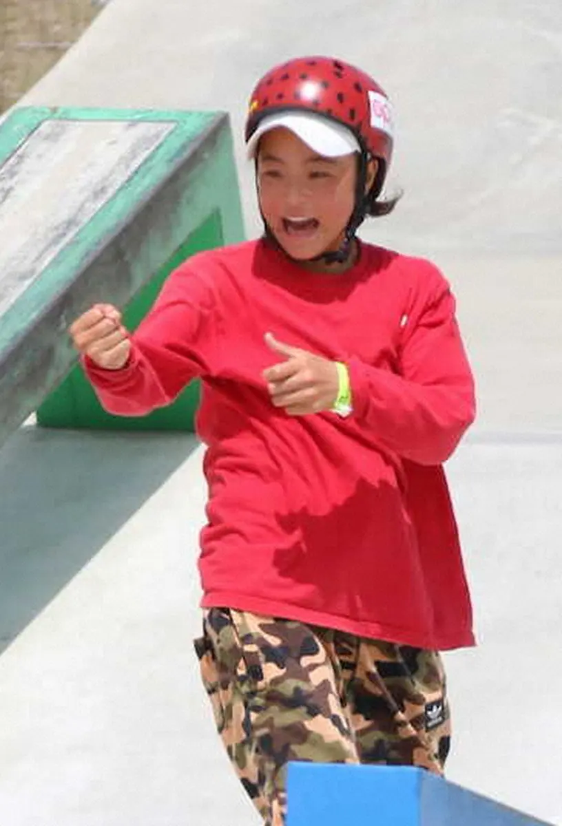 ＜スケートボードマイナビ日本オープン第3日＞女子ストリート準決勝のベストトリック5本目に成功し、思わずガッツポーズを繰り出す松本雪聖