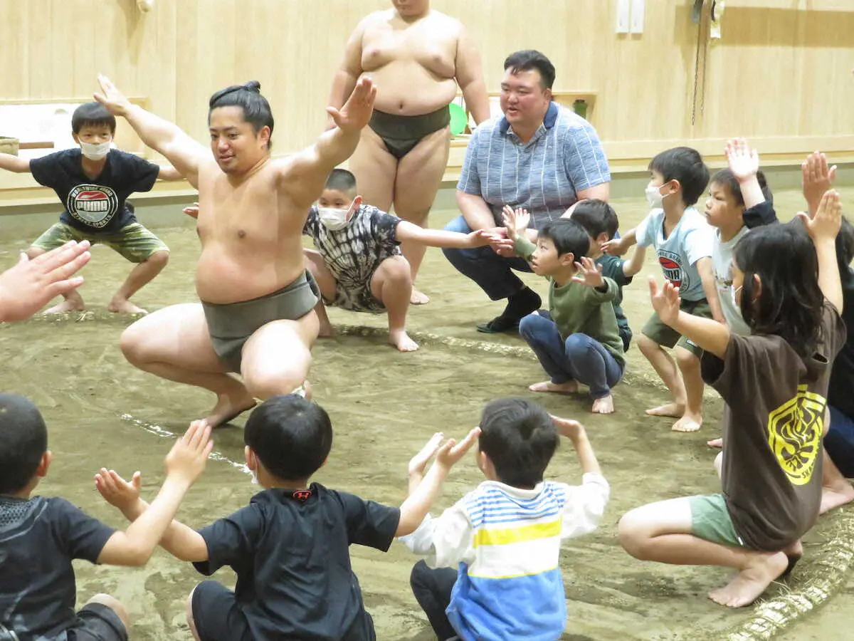 二所ノ関部屋が子供招待　地元阿見町で稽古見学会実施　「少しでも相撲に興味を持ってもらえれば」