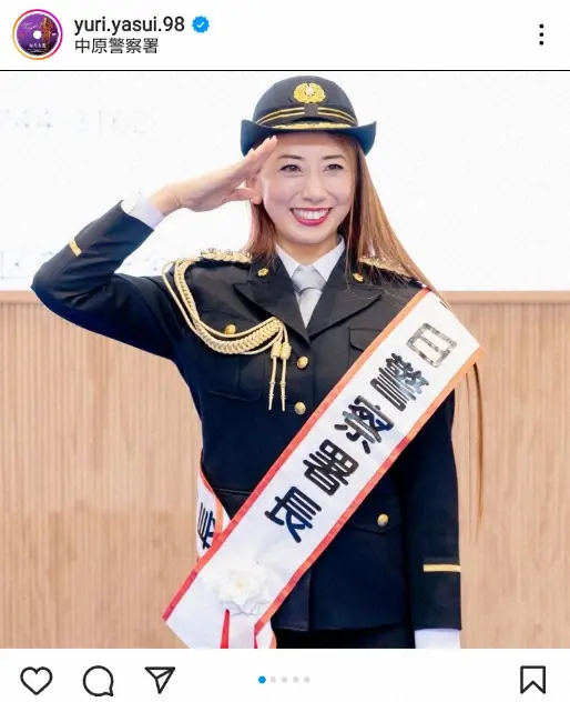 ビキニフィットネス・安井友梨　1日警察署長で制服姿披露に「カッコいいです」「決まってますね！」