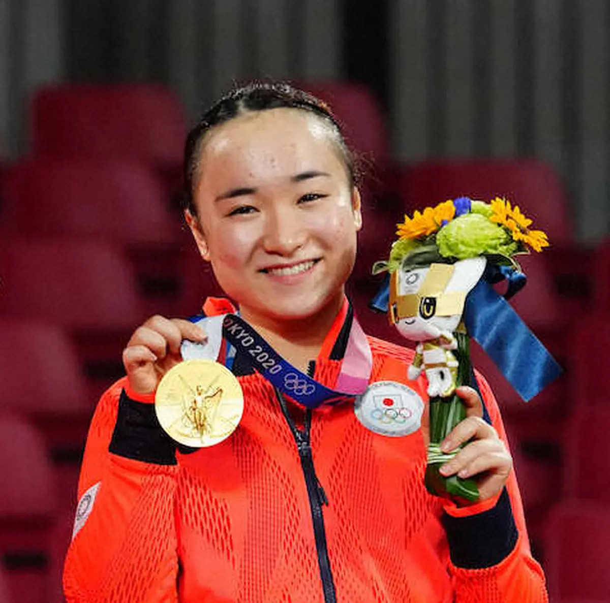 東京五輪の卓球混合ダブルスで金メダル獲得した伊藤美誠