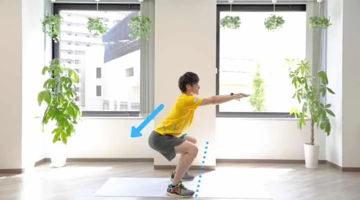 
                            スクワットは下半身の代表的なトレーニングなので、家で行う筋トレメニューとして行っている人も多いでしょう。しかし、姿勢やフォームなどを正しく行うことは意外と難しく、間違った方法で行うと、膝や股関節、腰を痛めたり、トレーニン […]
                        