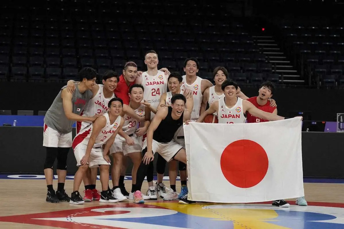 男子バスケ代表にソフトバンクが支援金1億円　W杯での諦めない姿勢「日本全国に勇気と感動」