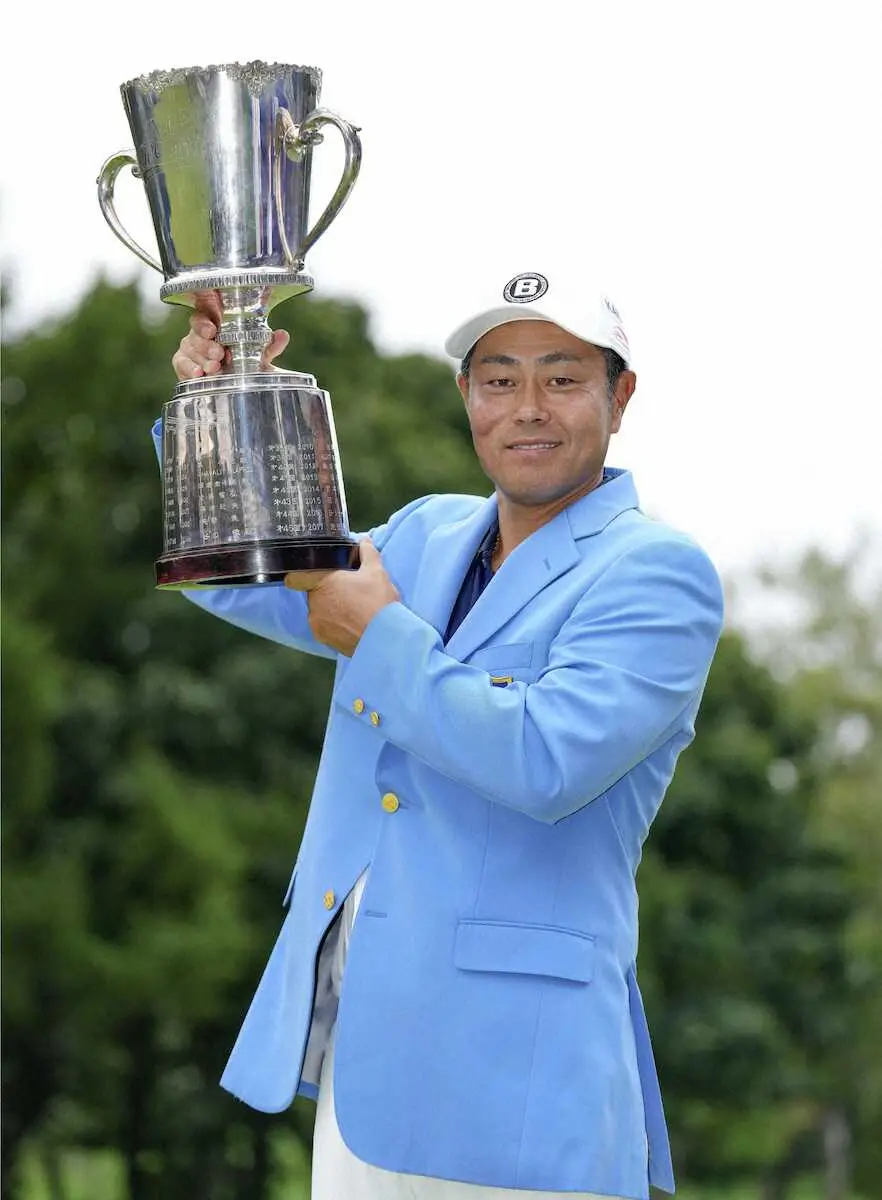 44歳・谷原秀人が終盤2差8人の混戦制し今季2勝目「秋の陣、ちょっと若手を痛めつけようかな」