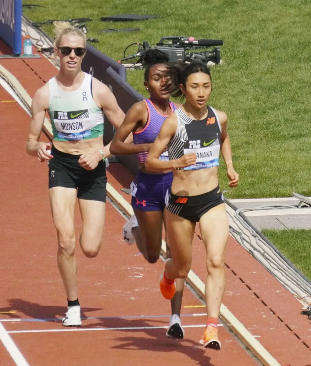 陸上のダイヤモンドリーグ・ファイナル女子5000メートルで6位の田中希実（手前）＝ユージン（共同）
