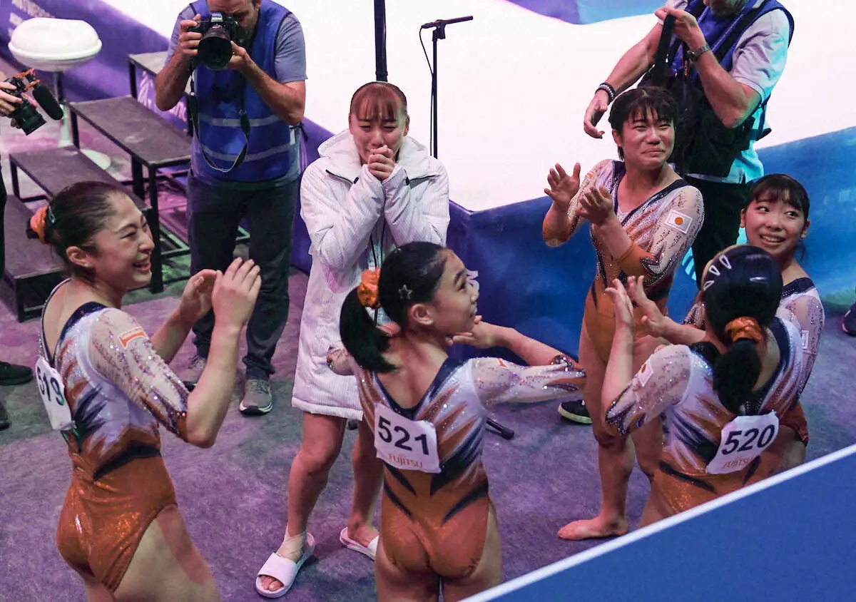 日本体操女子が来夏パリ五輪出場権を獲得　団体総合8位で5大会連続の出場決めた