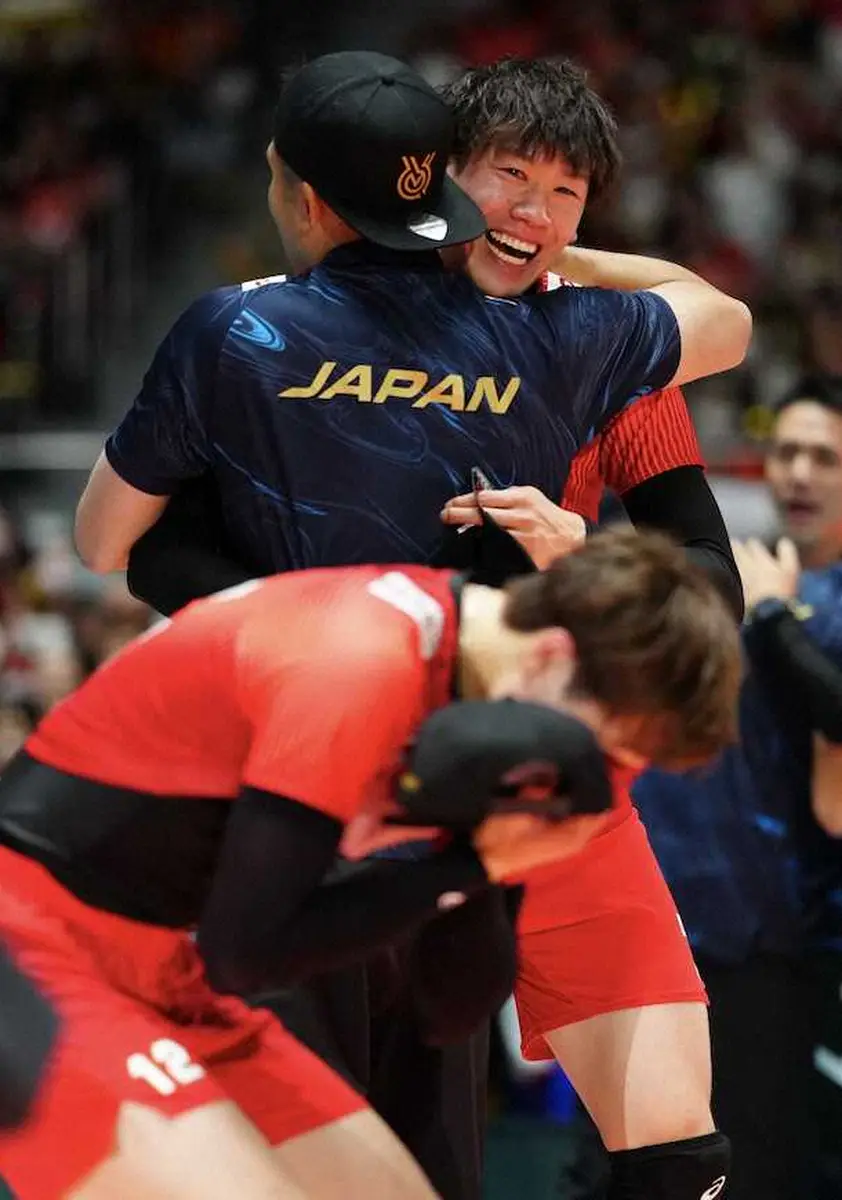 日本男子バレー  4大会ぶり自力五輪決めた!石川感涙「メダルを狙えるチーム」