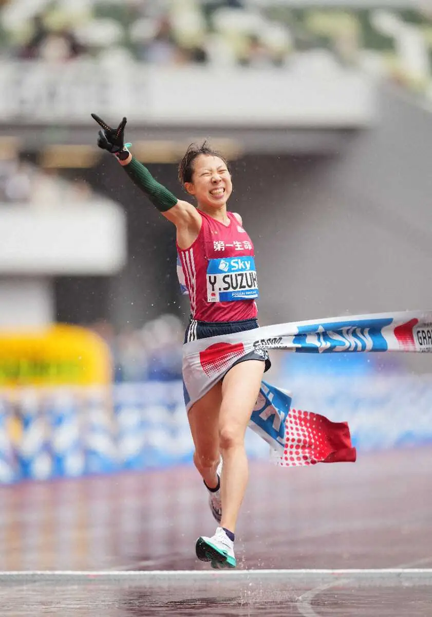 【MGC女子】24歳・鈴木優花が優勝　パリ五輪内定　3度目マラソン、強雨過酷レースで堂々