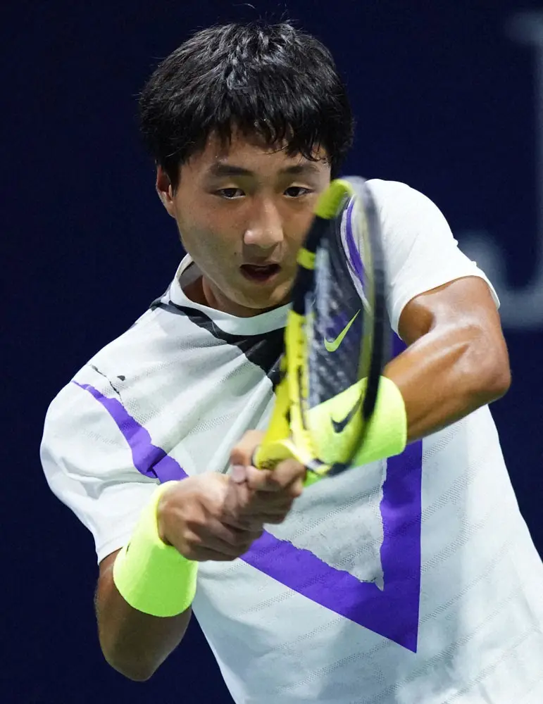 望月慎太郎が世界10位で第1シードのフリッツから大金星で8強！「諦めなかった結果」テニスジャパンOP