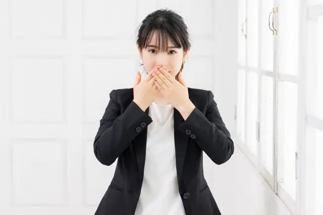 「本音を言えない」のはどんな心理状態？本音を言う方法とは【心理士回答】