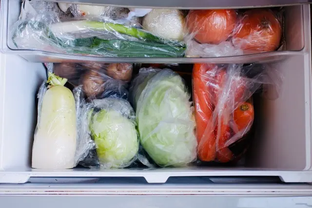 冷凍庫に入れないで！冷凍が「ダメな野菜」とは？【管理栄養士監修】