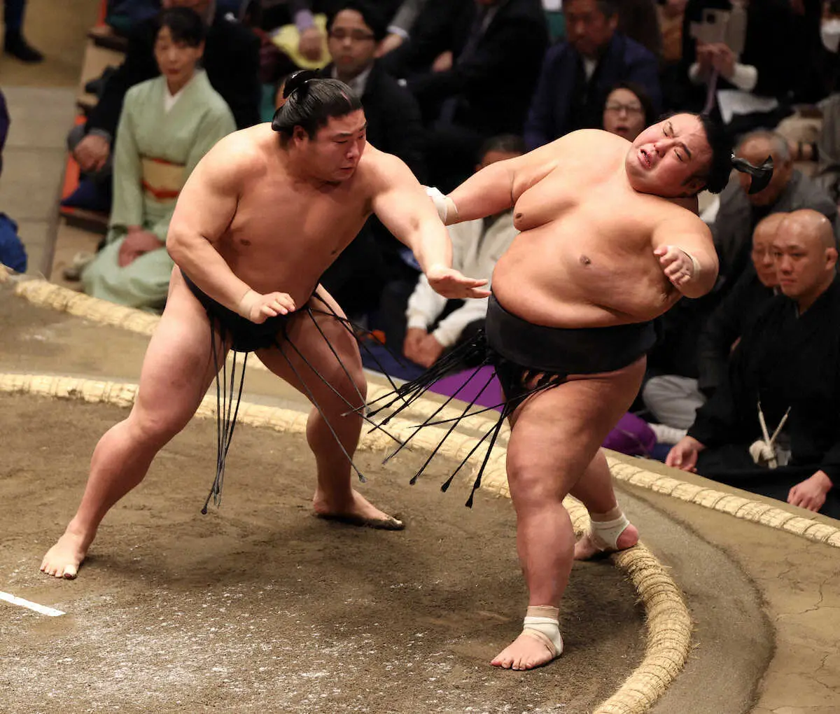 【画像・写真】横綱・照ノ富士　連敗回避で2勝目!3大関は霧島と豊昇龍が無傷3連勝、貴景勝は3日目にして土