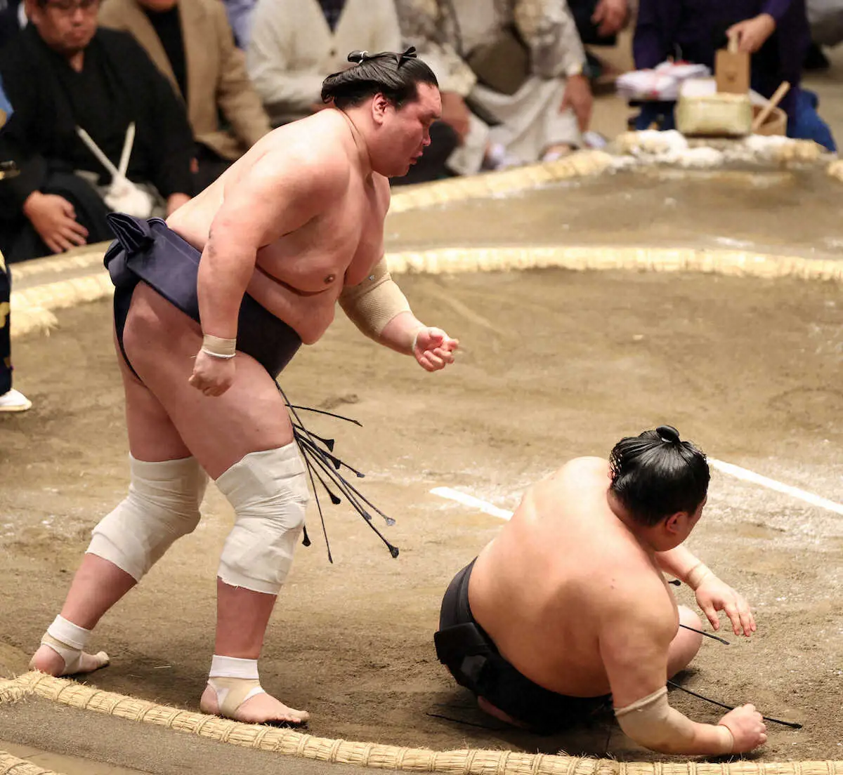 【画像・写真】横綱・照ノ富士　連敗回避で2勝目!3大関は霧島と豊昇龍が無傷3連勝、貴景勝は3日目にして土