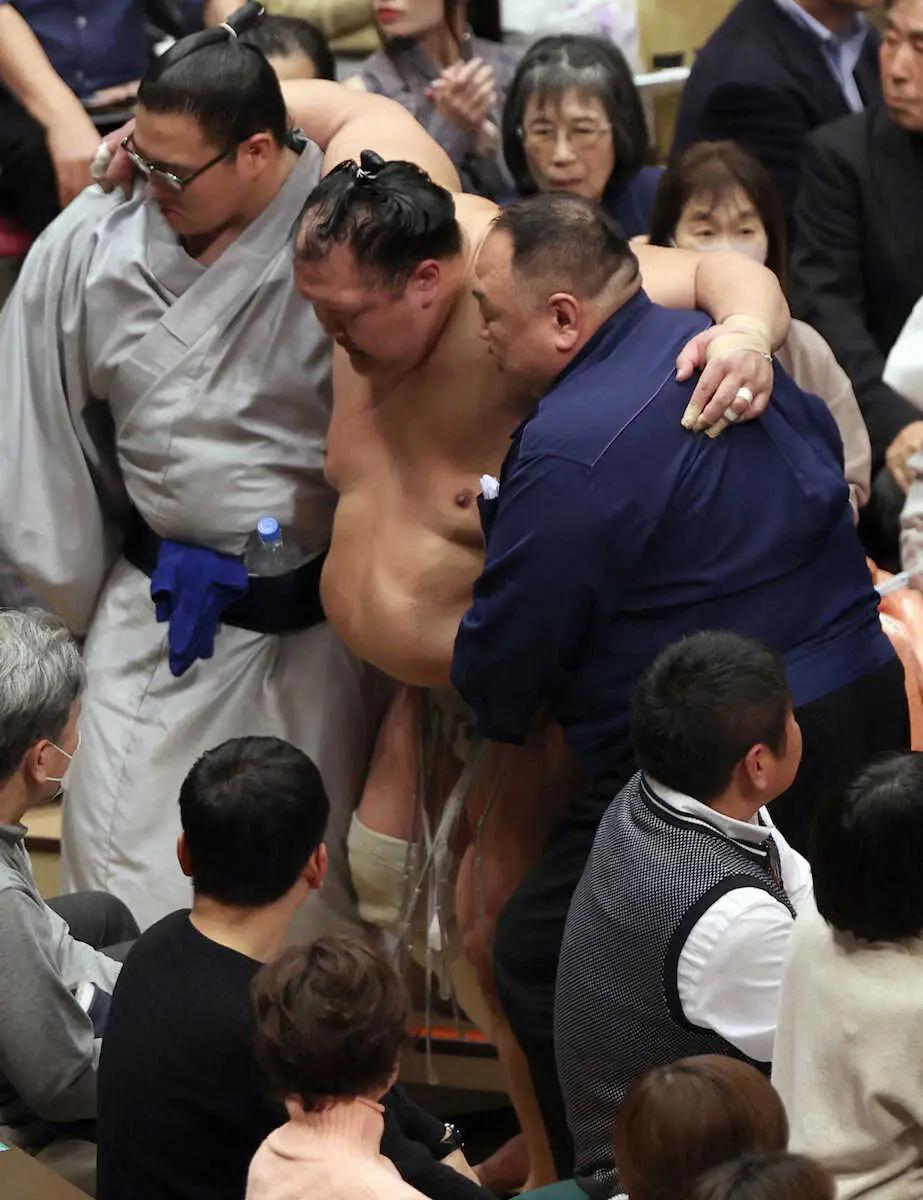 北勝富士が右膝関節挫傷で9日目から休場「約2週間の加療を要する見込み」前日の取組で古傷を負傷