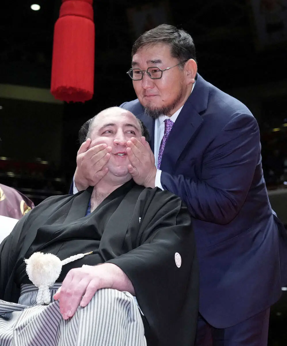 栃ノ心　引退相撲「一人のお客さんとしてお相撲さんを応援したい」　元朝青龍も出席